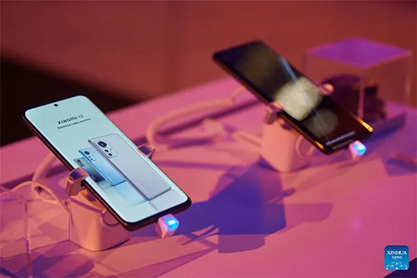 China's Xiaomi launches smartphones in Kenyan, eyeing bigger market share