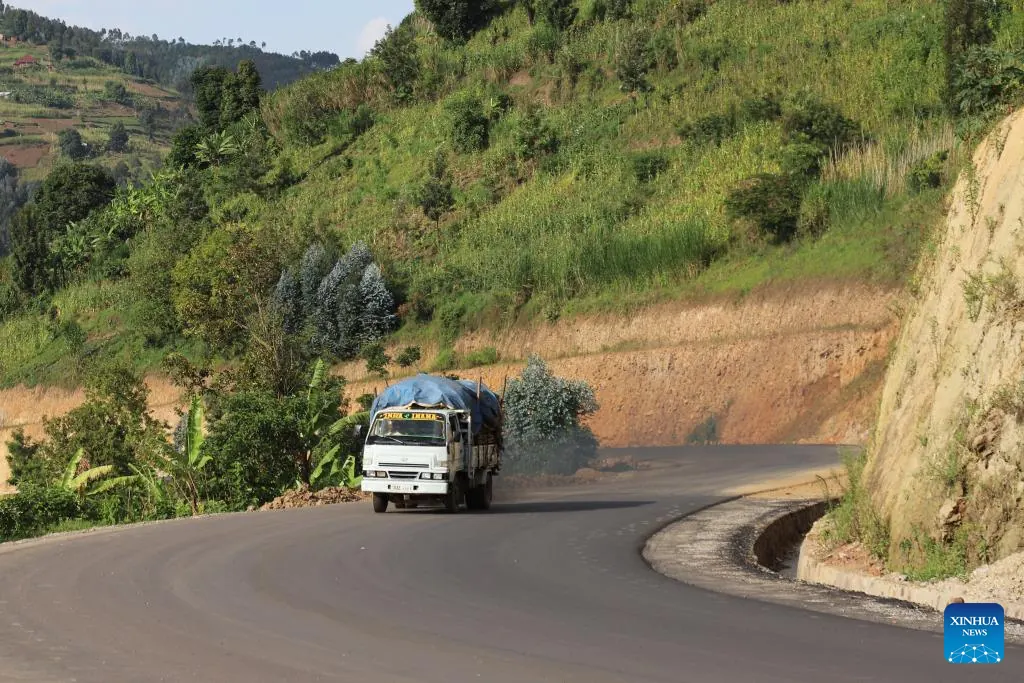 Chinese-built road transforms lives, boosts economy in northern Rwanda