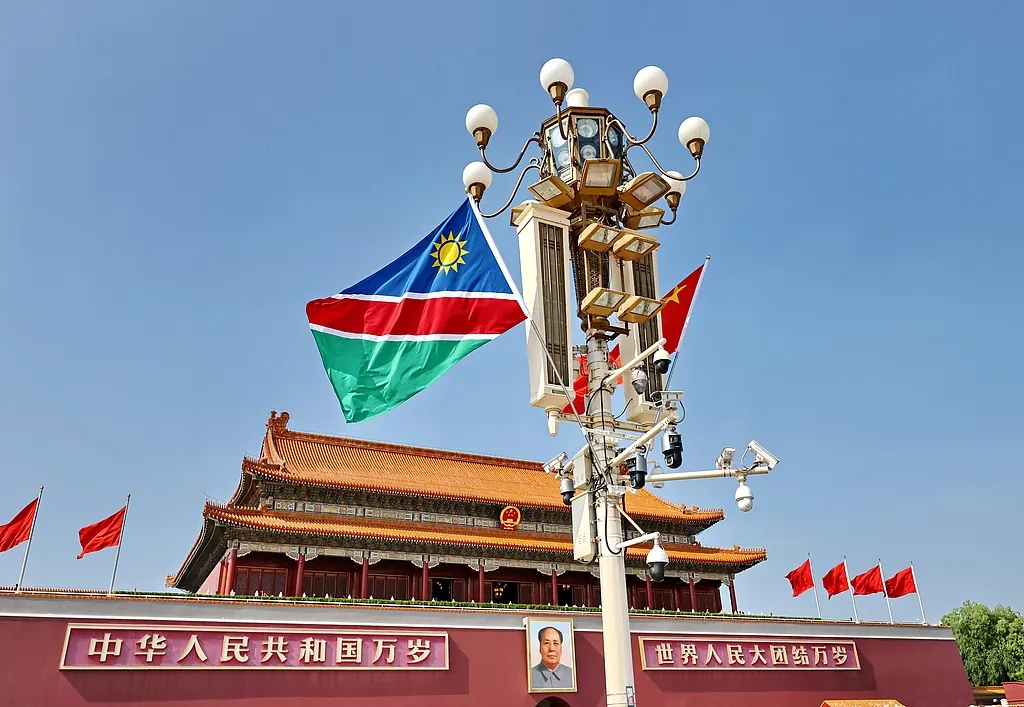 Chinese premier meets Namibian president in Beijing