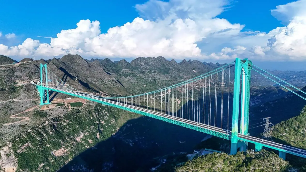 World's highest bridge boosts local tourism in SW China's Guizhou