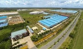 Zimbabwean VP hails Chinese-invested industrial park for boosting industrialization